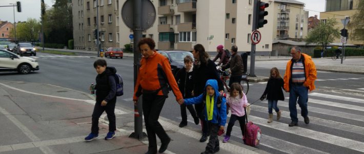 Pešbus in Bicivlak – Aktivno v šolo Pešbus in Bicivlak – Aktivno v šolo
