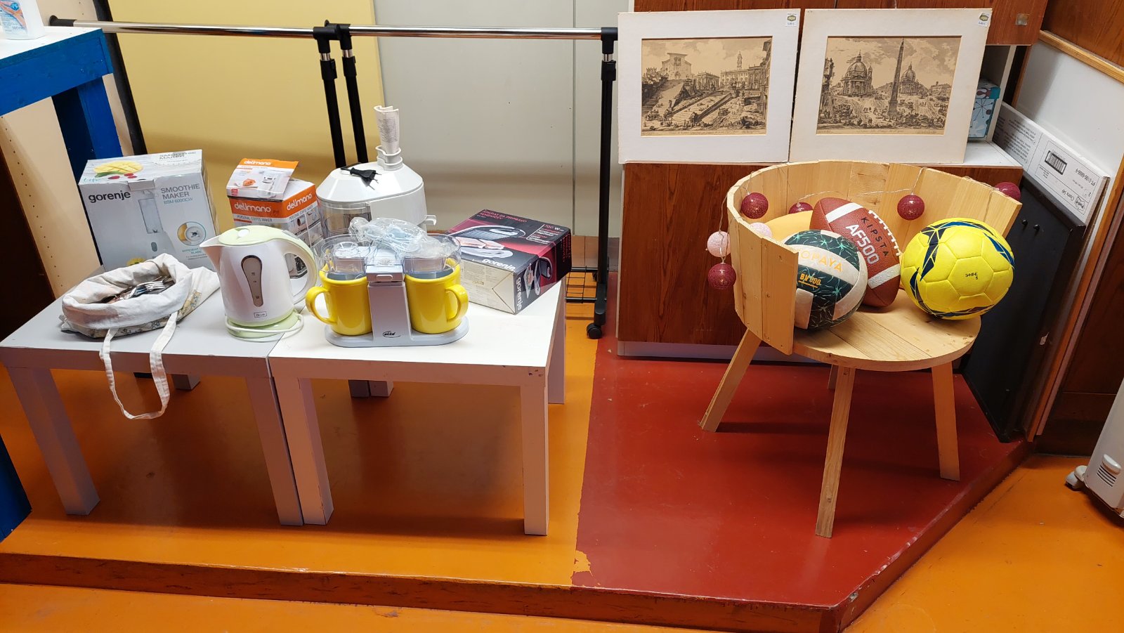 Knjižnica REČI – Mladinska postaja Moste